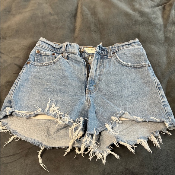 Abercrombie & Fitch Pants - Abercrombie 90’s cut off high rise short